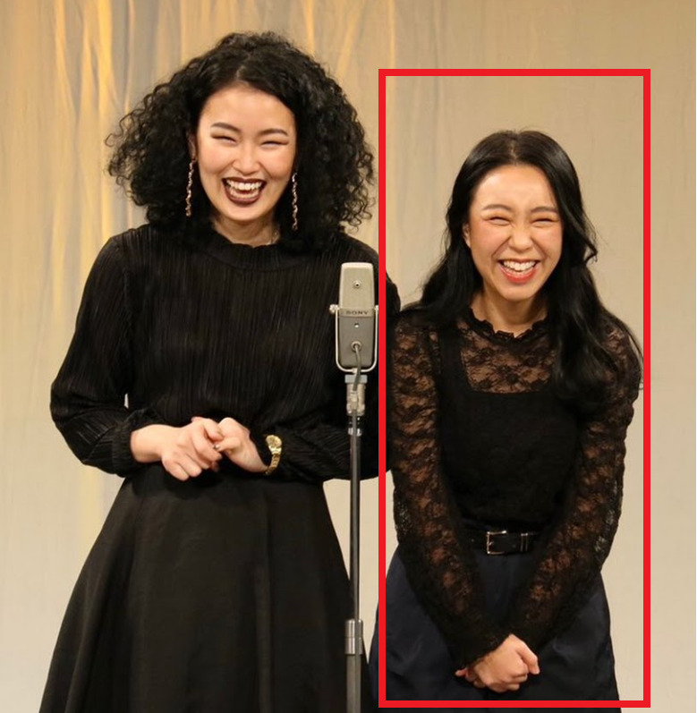左から萌々さんと大国麗さん