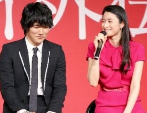 松山ケンイチさんと小雪さん