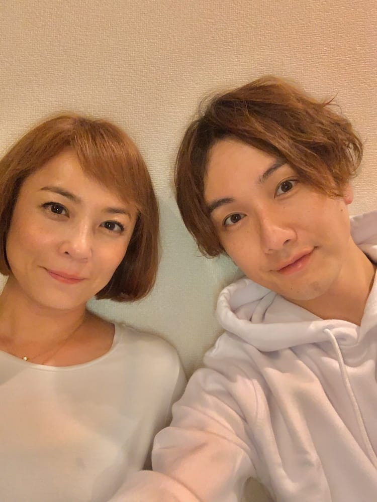佐藤仁美さんと細貝圭さん