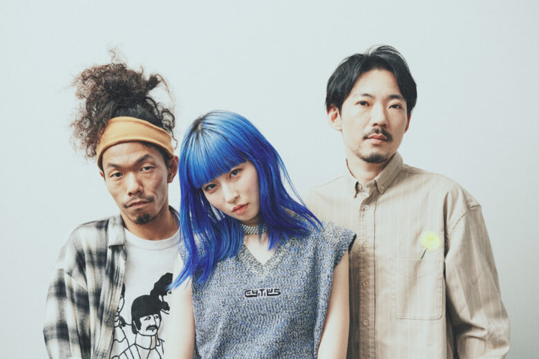Awesome City Club(真ん中がポリンさん)