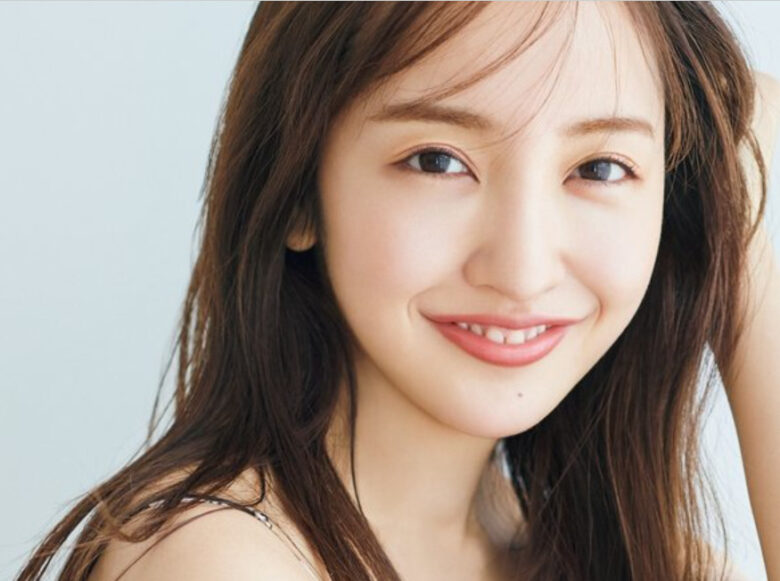 板野友美さん