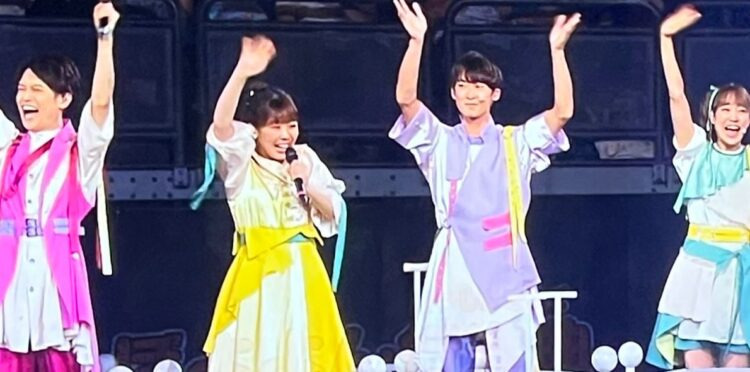 まことお兄さん(右から2番目)