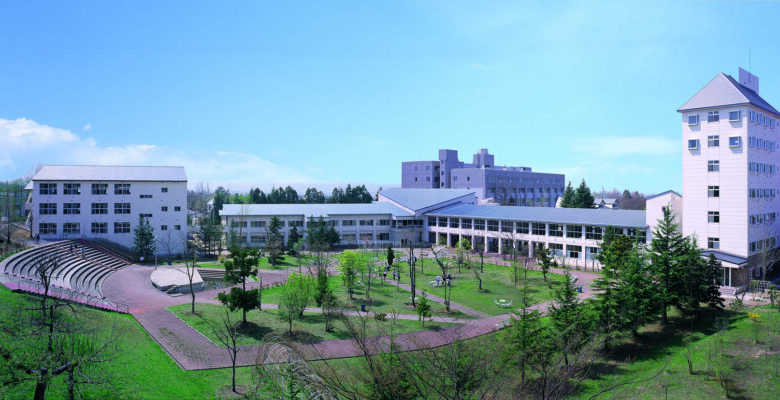 青森大学