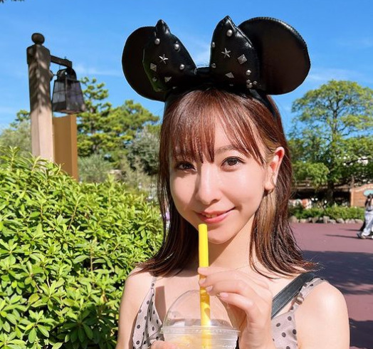 板野成美さん