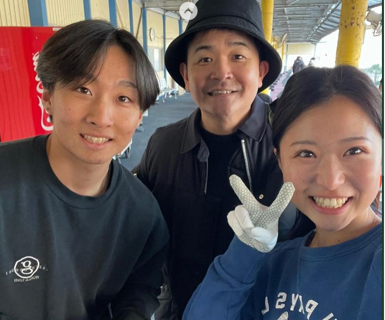 早川優衣さん(右)