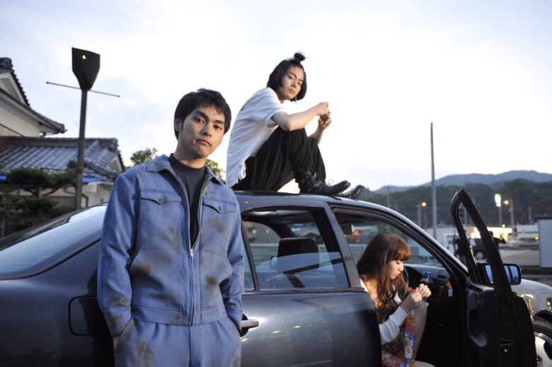 柳楽優弥さん(左)菅田将暉さん(中央)小松菜奈さん(右)(Twitterより)