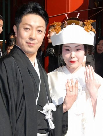 5代目尾上菊之助さんと妻・瓔子さん