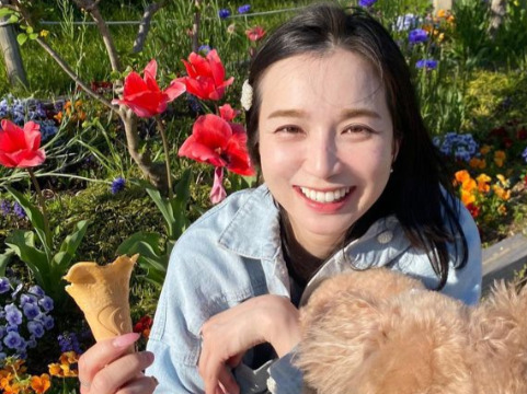 芹那さん(Instagramより)