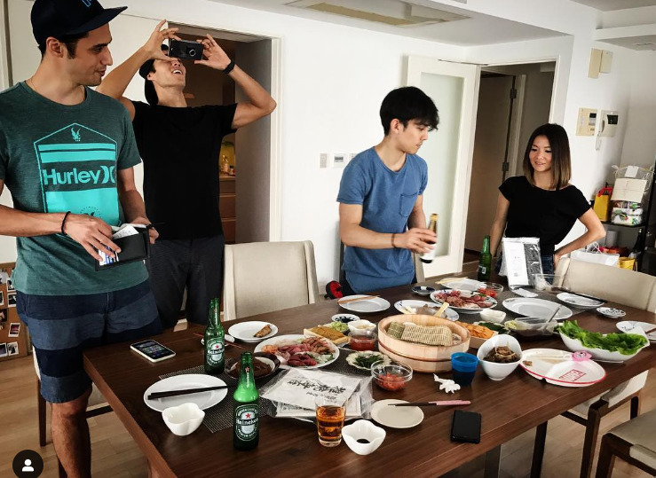 手巻き寿司パーティーの様子(Instagramより)