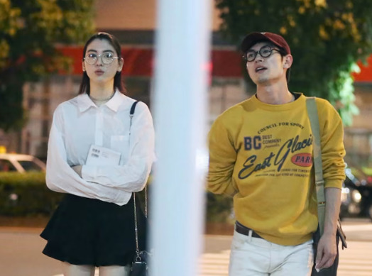 三吉彩花さん(左)と三浦春馬さん(右)フライデーより