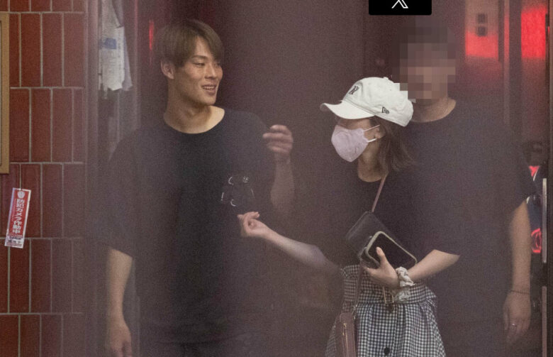 篠崎彩奈さんと渡邊凌磨さん。文春オンラインより