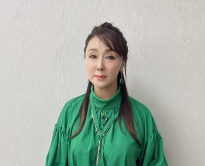 浅野ゆう子さん(Instagramより)