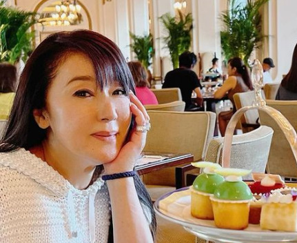 浅野ゆう子さん(Instagramより)