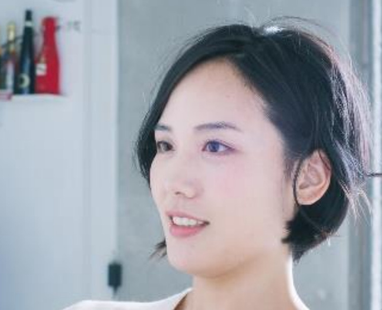 小山あずささん(融合事務所より)